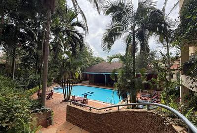 Serviced 2 Bed Apartment with Swimming Pool in Brookside