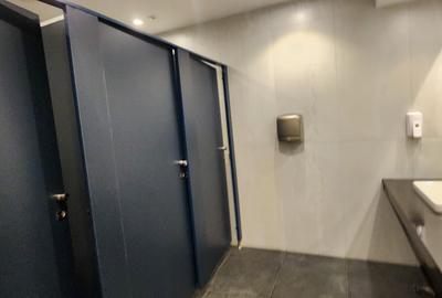 4,200 ft² Office with Service Charge Included in Lavington - 3