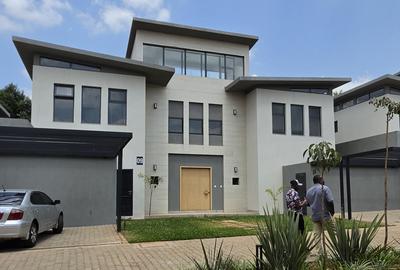 4 Bed Villa with En Suite at Tara Road
