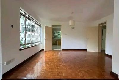 4 Bed Townhouse with En Suite in Gigiri - 4