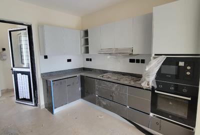 3 Bed Apartment with En Suite in Westlands Area - 2