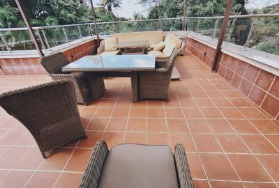 6 Bed Villa with En Suite in Lavington - 4