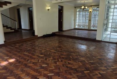 5 Bed Villa with En Suite in Lavington - 2