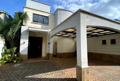 5 Bed Villa with En Suite in Spring Valley - 2