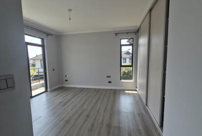 4 Bed House with En Suite in Kiambu Road