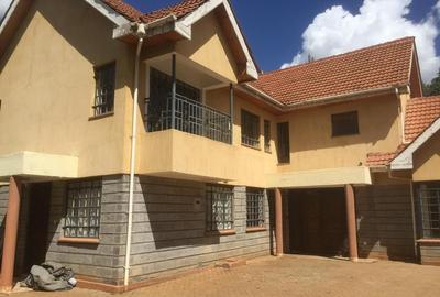 5 Bed House with En Suite in Garden Estate - 2