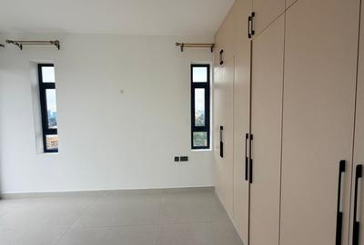 3 Bed Apartment with En Suite at Brookside - 4