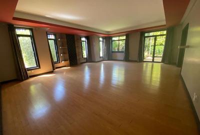 5 Bed Townhouse with En Suite in Lavington - 4