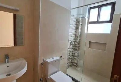 3 Bed Apartment with En Suite at Links Road - 2