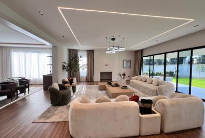 5 Bed Villa with En Suite in Runda - 2