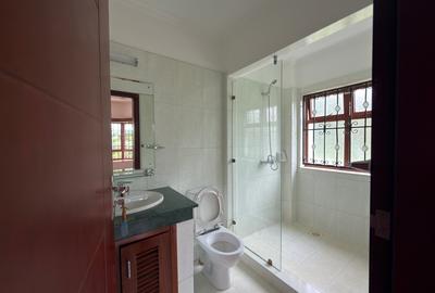 5 Bed Townhouse with En Suite in Runda - 4