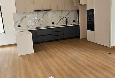 5 Bed Townhouse with En Suite in Lavington