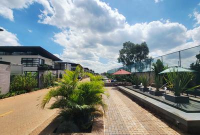 4 Bed House with En Suite in Kiambu Road