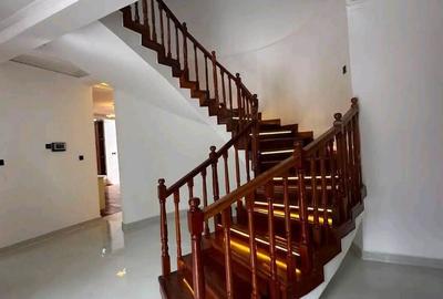 6 Bed Townhouse with En Suite in Karen - 2