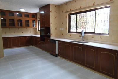 5 Bed House with En Suite in Muthaiga - 2