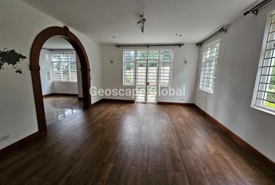 5 Bed House with En Suite in Rosslyn - 2