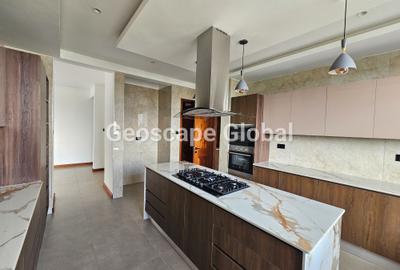 4 Bed Apartment with En Suite in Riverside - 4