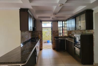 4 Bed Townhouse with En Suite in Kitisuru - 3