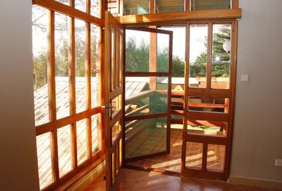 2 Bed House with Swimming Pool in Ridgeways - 3