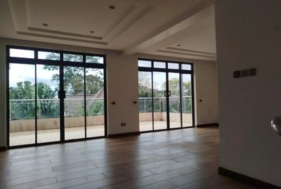 5 Bed House with En Suite in Lavington - 2