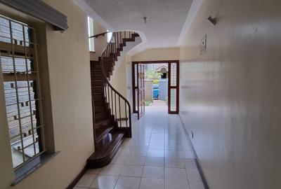 5 Bed Townhouse with En Suite at James Gichuru - 3