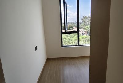 2 Bed Apartment with Swimming Pool in Riverside - 4