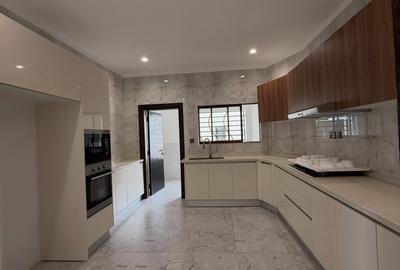Furnished 3 Bed Apartment with En Suite at Mandera Road - 2