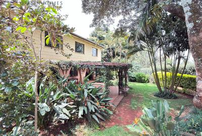 4 Bed House with En Suite at Lavington - 4
