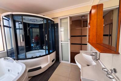 Serviced 3 Bed Apartment with En Suite in Kilimani - 4