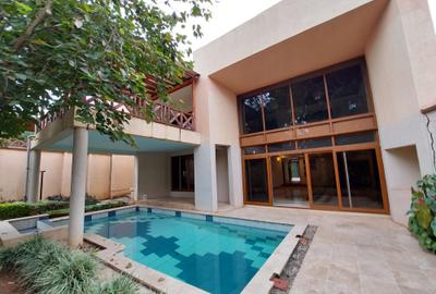 5 Bed Townhouse with En Suite at Lavington Convent Drive - 3