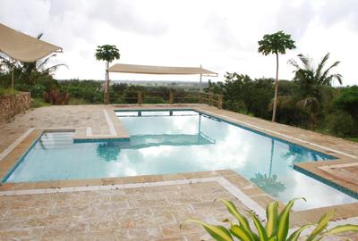 5 Bed Villa with En Suite in Vipingo - 4