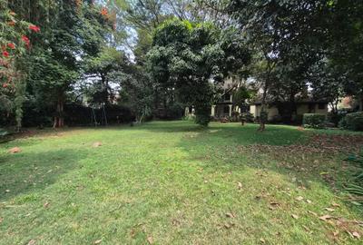 6 Bed House with En Suite at Nyari Estate - 3