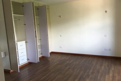 4 Bed Apartment with En Suite at 6Th Parklands - 2