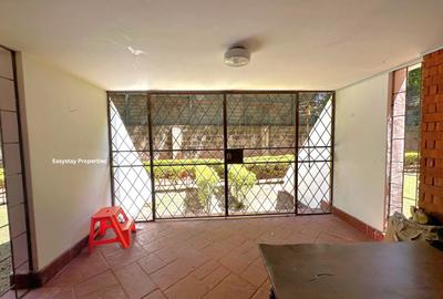 3 Bed Apartment with En Suite in Westlands Area - 2