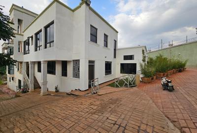 4 Bed Townhouse with En Suite in Runda