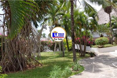 8 Bed House with En Suite in Watamu - 4