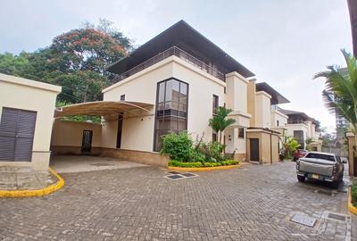 4 Bed Townhouse with En Suite in Lavington