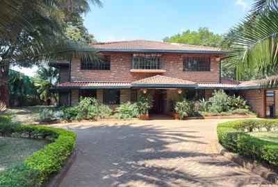 5 Bed House with En Suite at Runda