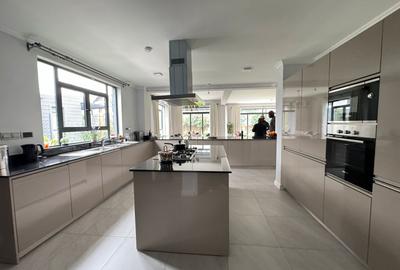 4 Bed Townhouse with En Suite in Runda - 2