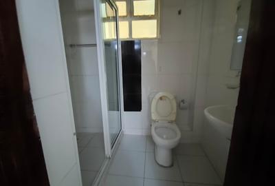 2 Bed Apartment with En Suite in Westlands Area - 3