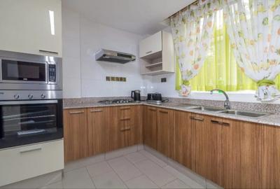 3 Bed Apartment with En Suite in Kilimani - 3