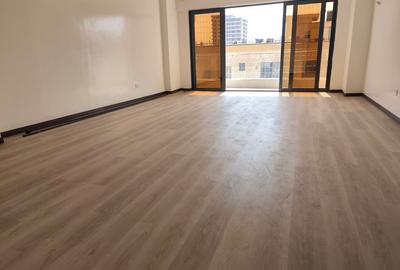 4 Bed Apartment with En Suite in Parklands - 2