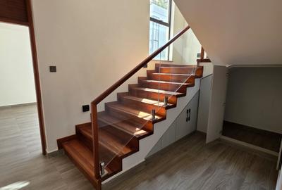 5 Bed Townhouse at Lavington - 4
