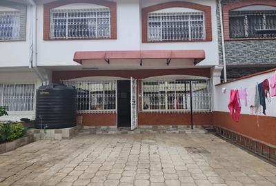 3 Bed Townhouse with En Suite in Brookside