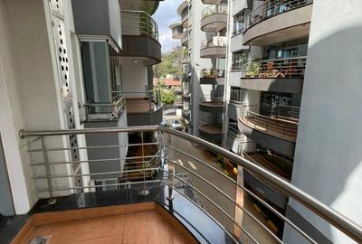 3 Bed Apartment with En Suite in Riverside - 3