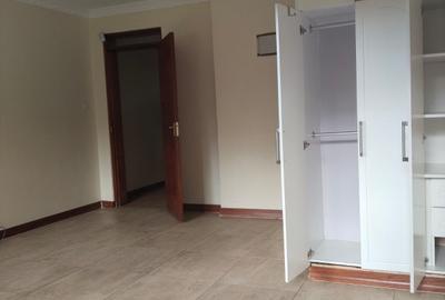 Bedsitter in Lavington - 4