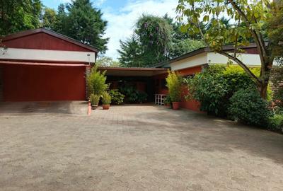 3 Bed House with En Suite in Lavington - 3