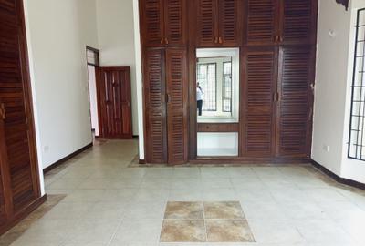 Serviced 3 Bed Apartment with En Suite in Nyali Area - 3