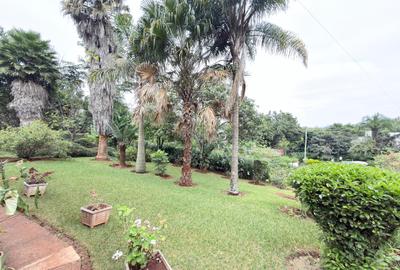 6 Bed House with En Suite at Lavington - 4