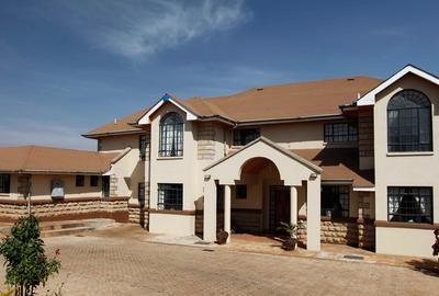 4 Bed Villa with En Suite in Runda - 2